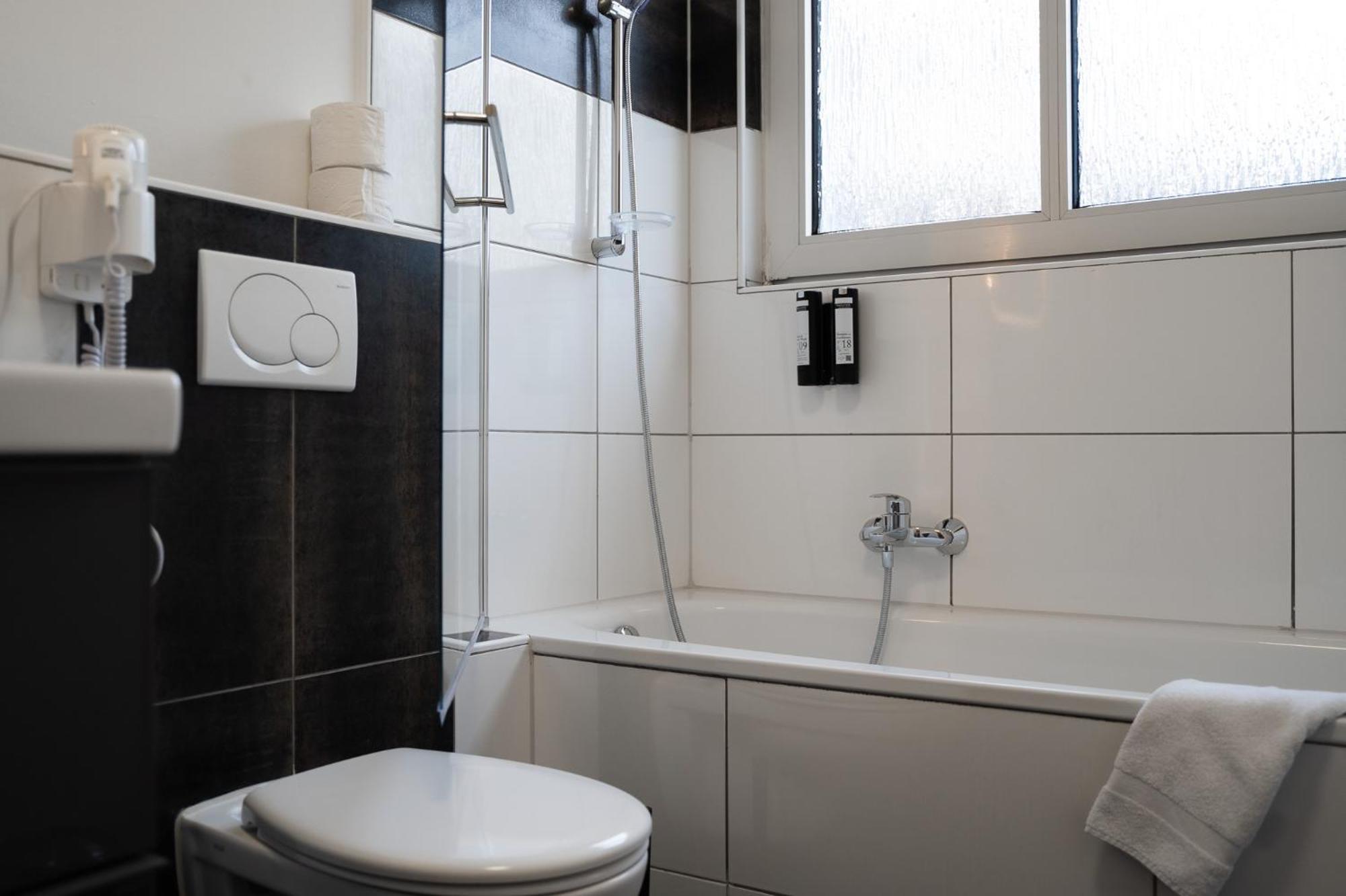 Gemuetliche & Individuelle Ferienwohnungen In Krefeld - Junik Apartments Zewnętrze zdjęcie